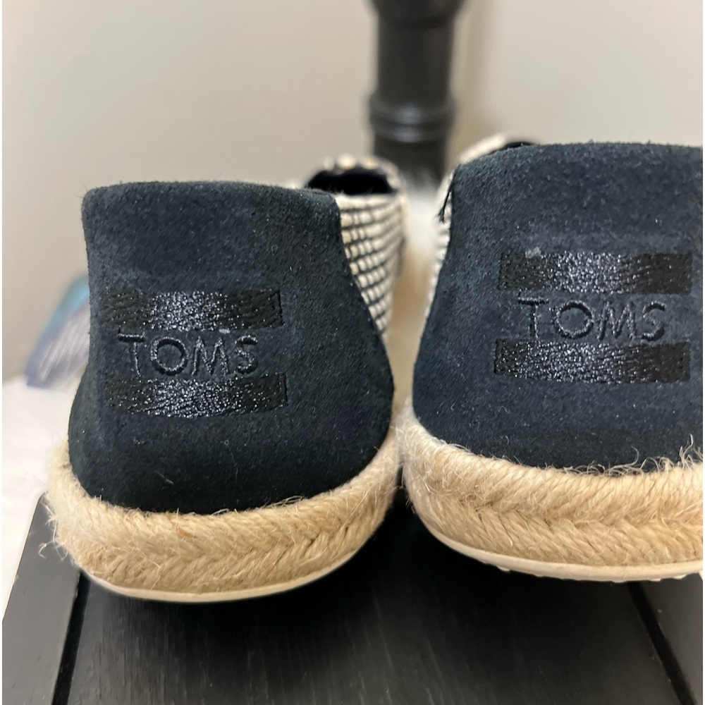 TOMS Slip On Women's Size 8.5 Classics Black White Geometric Print Espadrille - Picture 6 of 11